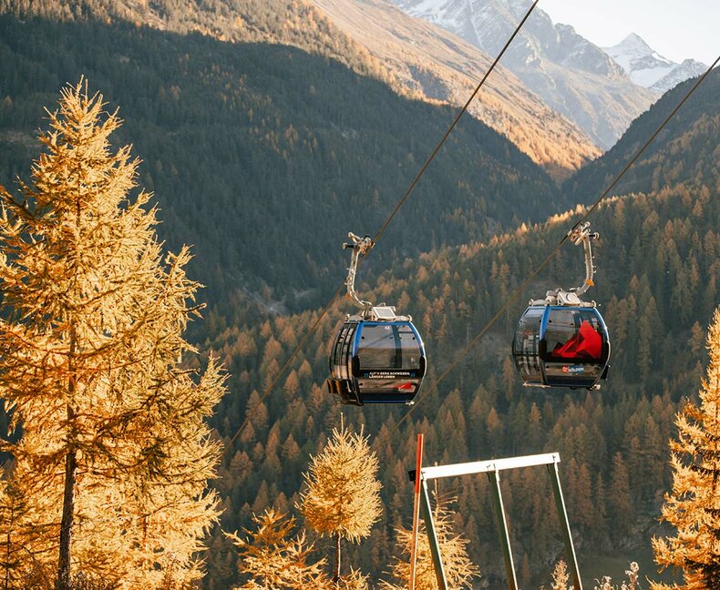 Mountain lifts 
in autumn